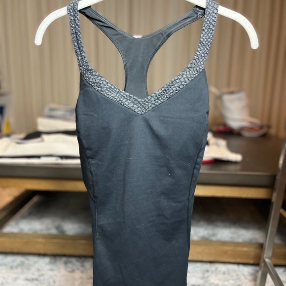 Lululemon - Black Sports top Size: 6 - Picture 1 of 2